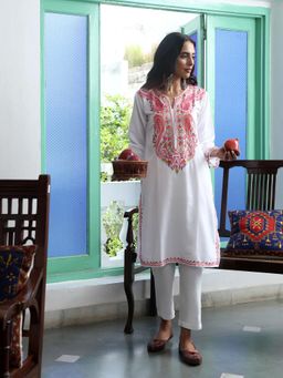 House of Chikankari - HOC Crafts Embroidered Woven Long Kurta