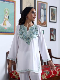 House of Chikankari - HOC Crafts Embroidered Woven Short Kurta