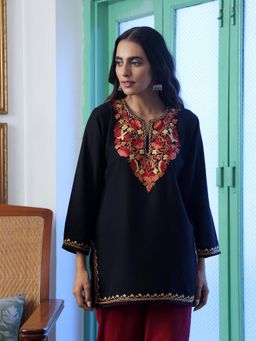 House of Chikankari - HOC Crafts Embroidered Woven Short Kurta