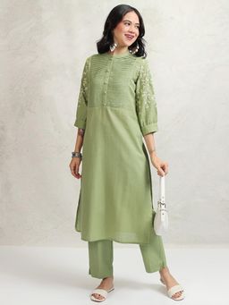 VISHUDH - Women Green Embroidered Kurta with Pant (Set of 2)