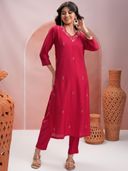 Red color option, Sold out, Currently selected