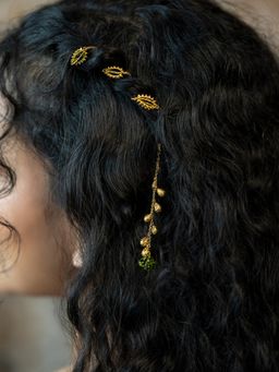 Shaya by CaratLane - 925 Silver Shaya by CaratLane Opuntia Bloom Hair Chain in Gold Plated