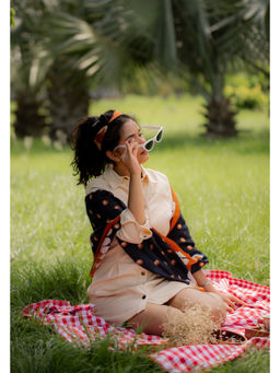 Thee Modern Roots - Women Lotus Lagoon Silk Stole Black