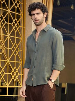 Campus Sutra - Men's Ash Grey Breezy-Weave Shirt