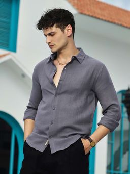 Campus Sutra - Men's Charcoal Grey Breezy-Weave Shirt