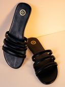 Black color option, Sold out, Currently selected