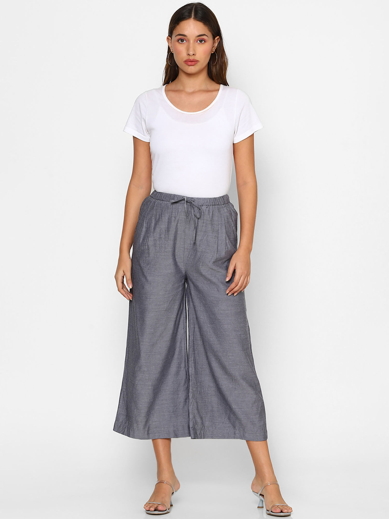 Black Solid High-Rise Wide-Leg Pants 
