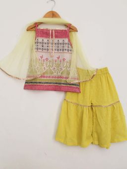 Woonie - Wear Pink Printed Top And Sharara With Dupatta (Set Of 3)