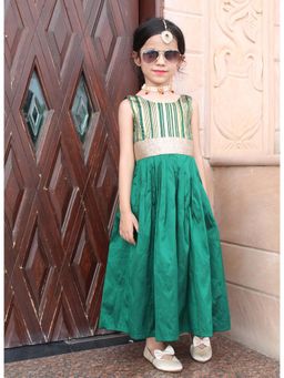 Woonie - Green Gown with Golden Waist