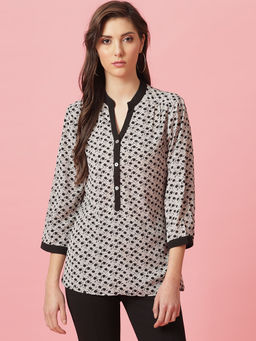 Gipsy - Black & White Medium Length V- Neck Polyester Tunic