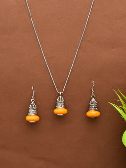 Silvermerc Designs - Mustard Festive Necklace and Earrings (Set of 2)