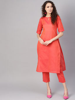 Gerua By Libas - Red Self Design Kurta And Red Solid Trouser With Side Pocket (Set of 2)