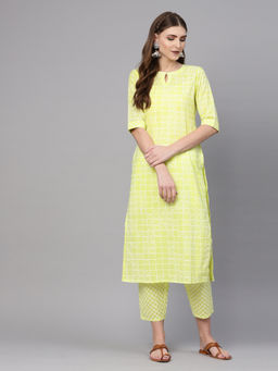 Gerua By Libas - Yellow Printed Kurta And Yellow Printed Trouser With Side Pocket (Set of 2)