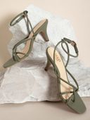 Green color option, Sold out, Currently selected