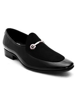 Hydes N Hues - Black Loafers & Mocassins