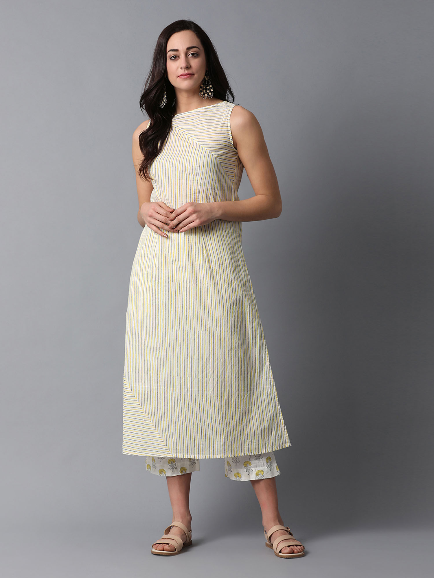 White Kurti Online Buy Best White Kurti Designs For Women Nykaa Fashion The latest kurti designs offer different types of kurtis. buy best white kurti designs for women