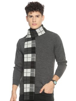 513 - Men Checks Muffler