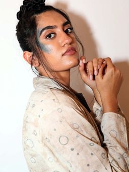 JAYATI GOENKA - Beige Printed Shrug