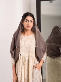 JAYATI GOENKA - Taupe Solid Scarf