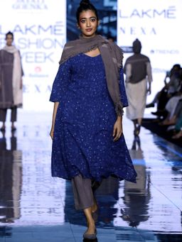 JAYATI GOENKA - Grey Solid Pants