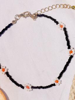 Joker and Witch - Daisy Bloom Black Beaded Anklet
