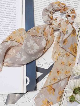 Joker and Witch - Floral Love Scarf Detail Beige Scrunchie