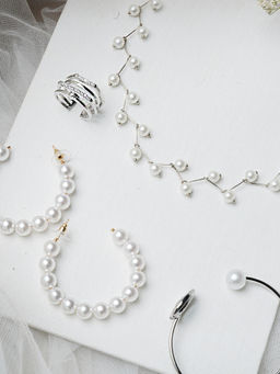 Joker and Witch - Joker & Witch Shining Pearl Jewellery Set For Women