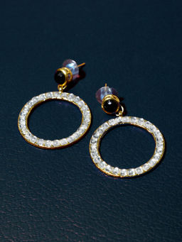 Karatcart - Kundan Hoop Earrings with Black Stone