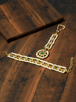 Karatcart - Gold-Plated Pearl Beads Kundan Chain Hathphool with Green Stone