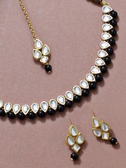 Karatcart - Gold-Plated Handcrafted Kundan & Black Beads Studded Choker Necklace Set