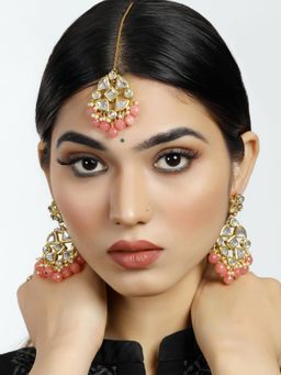 Karatcart - Gold Plated Peach Beads Kundan Dangler Earrings with Maangtikka