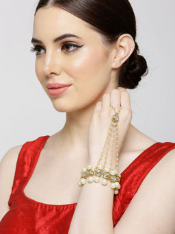 Karatcart - Gold Plated Kundan Pearl Chain Hathphool