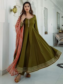 Lavanya The Label - Green Solid Anarkali Kurta And Churidar With Dupatta (Set of 3)