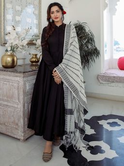 Lavanya The Label - Black Solid Anarkali Kurta And Churidar With Dupatta (Set of 3)