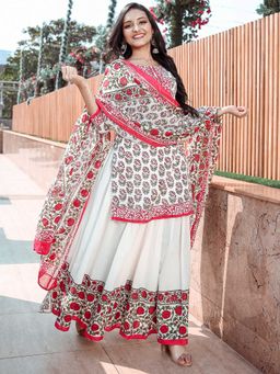 Lavanya The Label - White Floral Kurta With Palazzo & Dupatta (Set of 3)