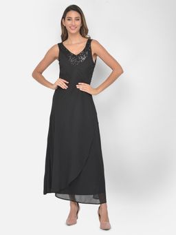 Latin Quarters - Black Pleated Maxu Dress