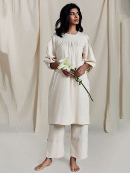 Mati - Off White Karsa Aakaar Solid Kurta - Customisable