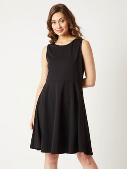 Miss Chase - Black Knee-Long Skater Dress