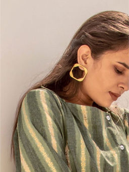 Mitali Jain - Tile Gold Geometric Earrings