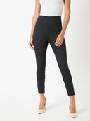 Black color option, Currently selected