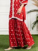 Red color option, Sold out, Currently selected