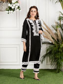 Black color option, Sold out, Currently selected