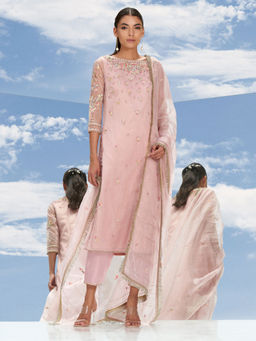 MANDIRA WIRK - Pink Disperse Garden Embroidered Organza Kurta With Pant & Dupatta (Set of 3)