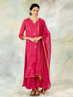MANDIRA WIRK - Fuchsia Hand Embroidered Kurta With Dress And Dupatta (Set of 3)