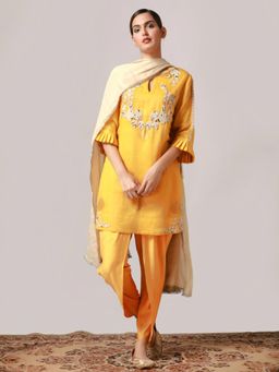 Myoho - Yellow Embroidered Kurta And Pant (Set of 2)