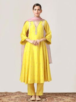Myoho - Lime Embroidered Kurta With Dupatta (Set of 2)