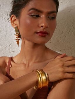 Pipa Bella by Nykaa Fashion - Catalonia Bangle Bracelet