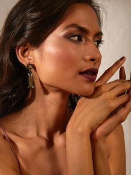 Pipa Bella by Nykaa Fashion - Black Stones Geometric Dangler