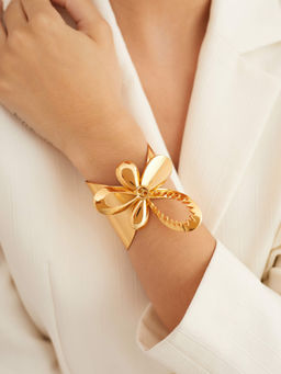 Outhouse - Oh Poppi Tuberose Handcuff