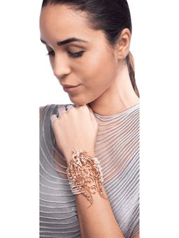 Outhouse - Pirouette Pearl Hand wrap